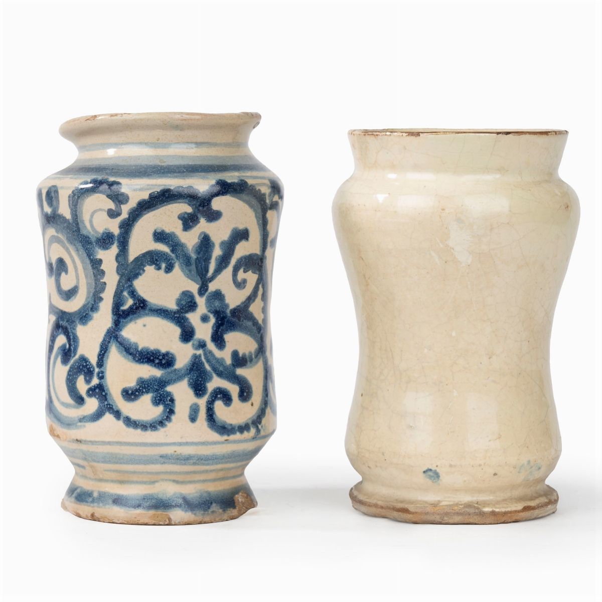 Due Piccoli Albarelli in Maiolica Bianca e Blu, Secolo XVIII