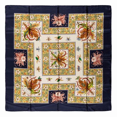 V. Accornero, Foulard in seta con stampa di insetti e fiori