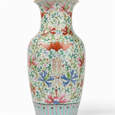 Vaso in Porcellana Policroma, Cina, Fine Secolo XIX-inizi Secolo XX