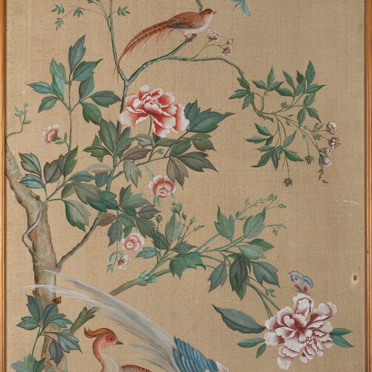 Coppia di Pannelli di Gusto Orientale Dipinti su Stoffa Raffiguranti Uccellini e Fiori, Inizi Sec...