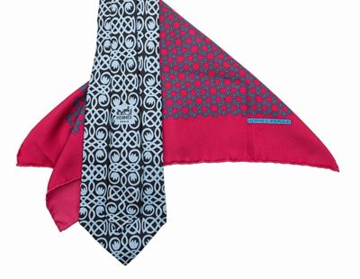 Lotto di cravatta e foulard da tasca in seta, assortimento di colori e fantasie