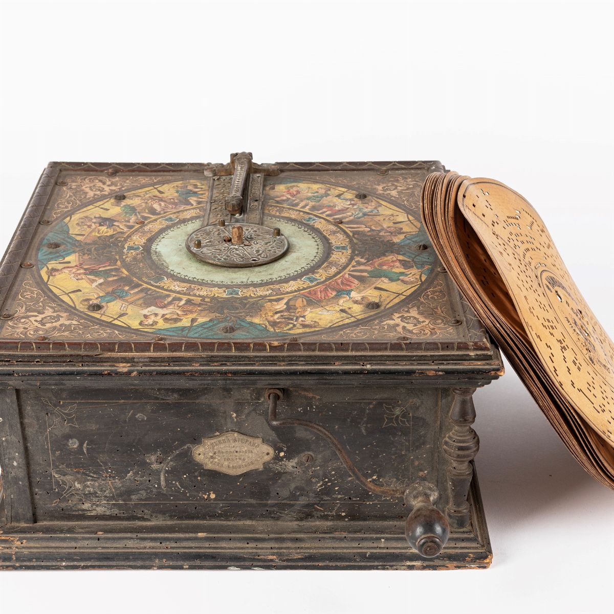 Scatola musicale Ariston, Torino, seconda metà del XIX secolo, decorata con putti musicanti