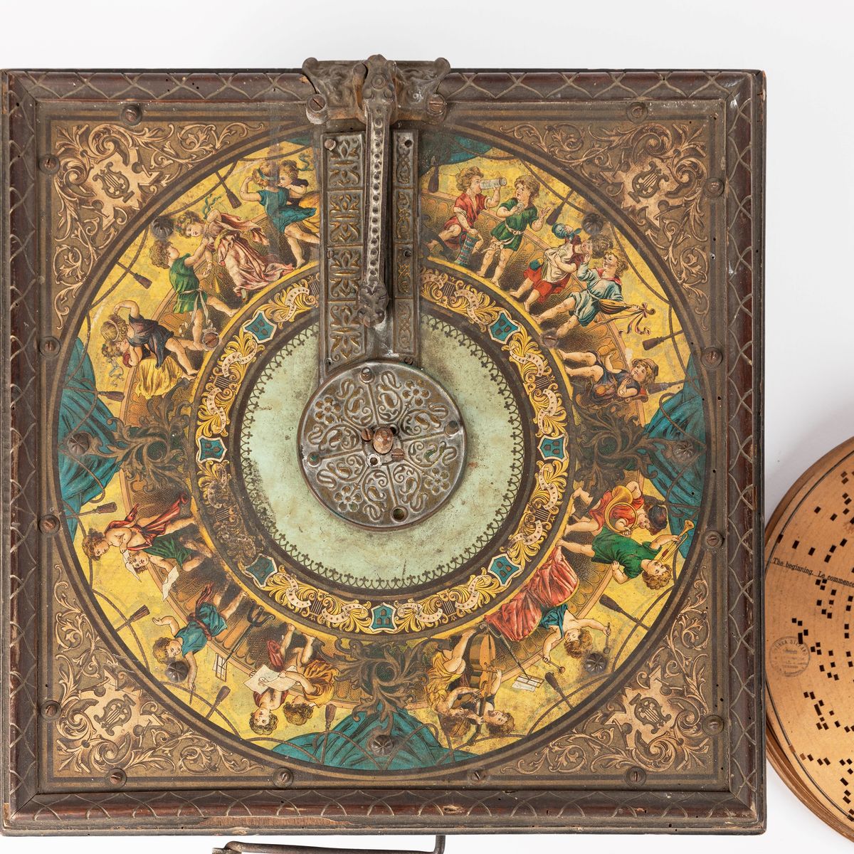 Scatola musicale Ariston, Torino, seconda metà del XIX secolo, decorata con putti musicanti