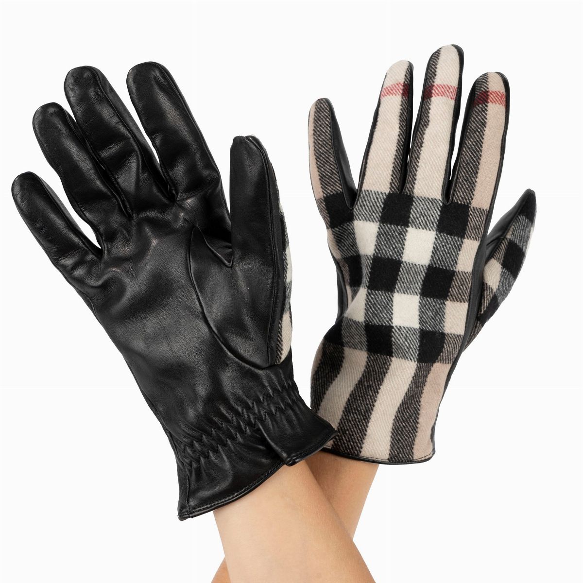 Burberry Pair of gloves Fashion Preloved Finarte casa d aste