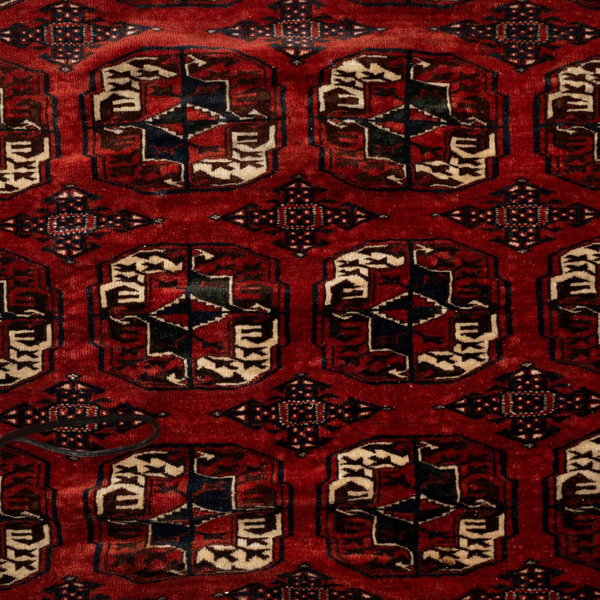 Tappeto Nomade Bukhara Tekke Rosso a Motivi Geometrici, Secolo XX