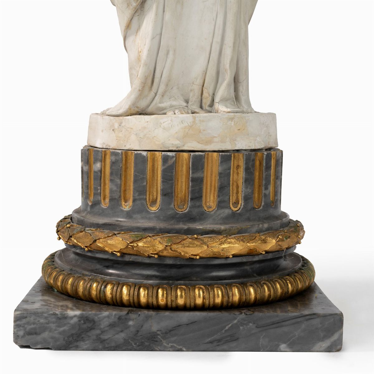 Coppia di Candelieri Impero in Biscuit e Bronzo Dorato Raffiguranti Atena e Onfale, Secolo XIX