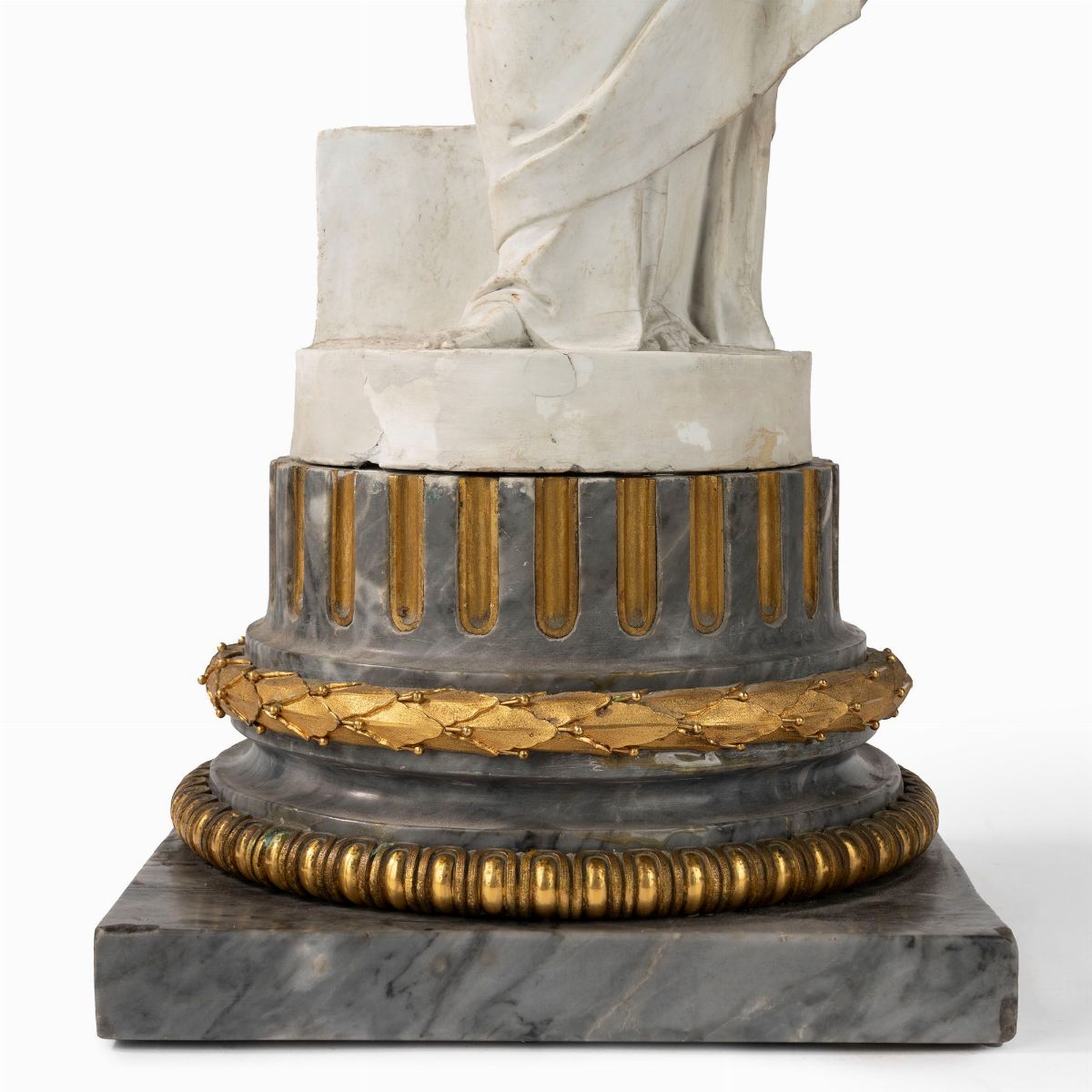Coppia di Candelieri Impero in Biscuit e Bronzo Dorato Raffiguranti Atena e Onfale, Secolo XIX