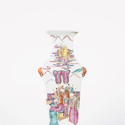 Vaso squadrato in porcellana Famiglia Rosa, Cina, XX secolo
