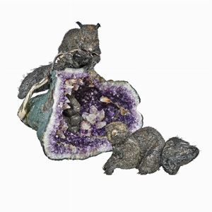 Buccellati Gianmaria - Three silver squirrels and geode of amethyst, defects