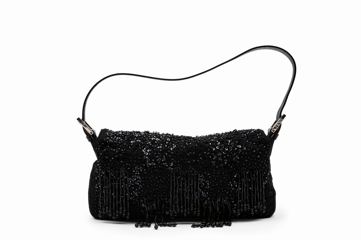 Fendi - Borsa baguette in cachemire nero con applicazioni di paillettes e perline