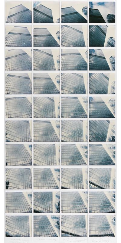 Palazzo in the sky, Londra - 40 polaroid montate a mosaico