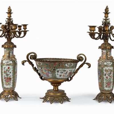 Trittico in Porcellana Policroma Famiglia Rosa e Bronzo Dorato, Canton, Cina, Secolo XIX