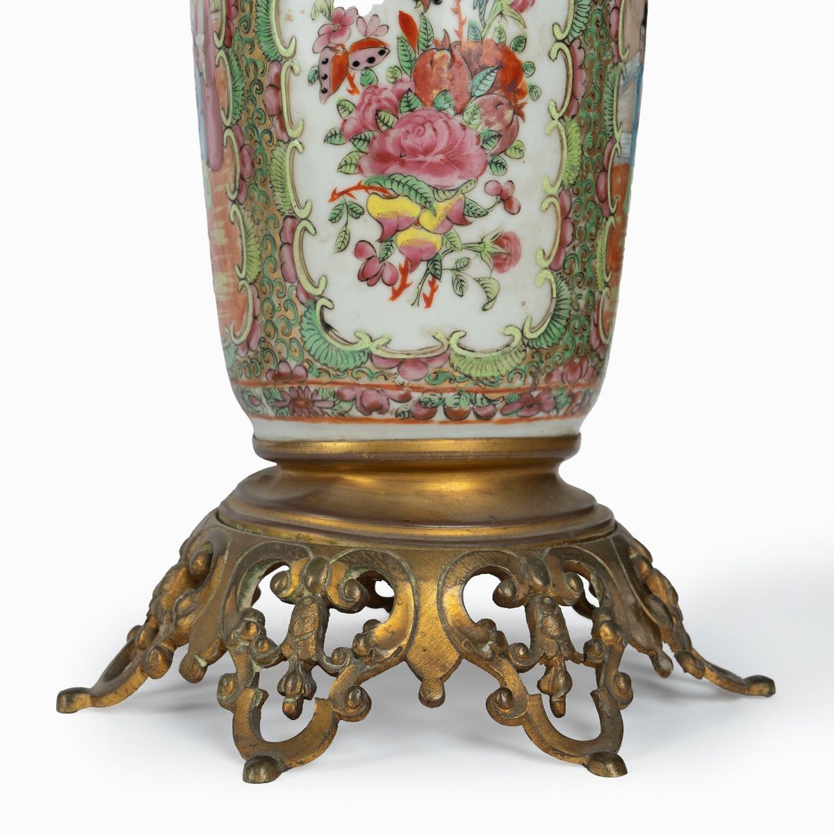 Trittico in Porcellana Policroma Famiglia Rosa e Bronzo Dorato, Canton, Cina, Secolo XIX