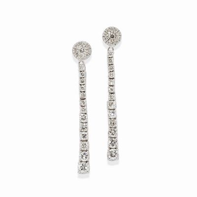 Orecchini in oro bianco 18k con diamanti taglio brillante