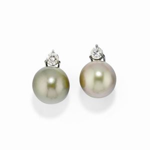 Pearl and diamond earrings
