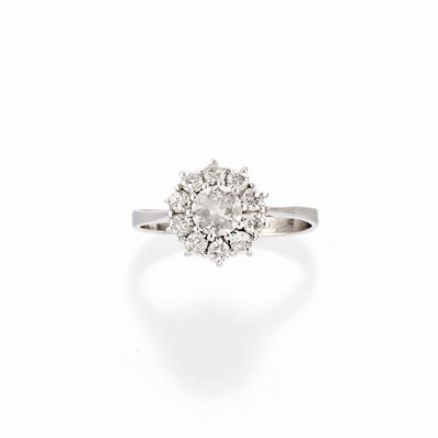 Anello in oro bianco 18k con diamanti