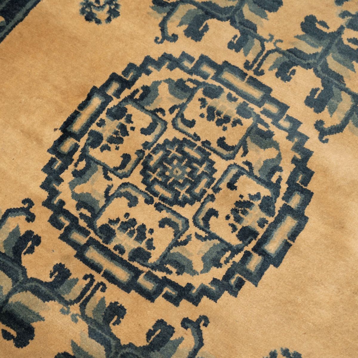 Tappeto Pechino a Medaglione, Cina, Secolo XX