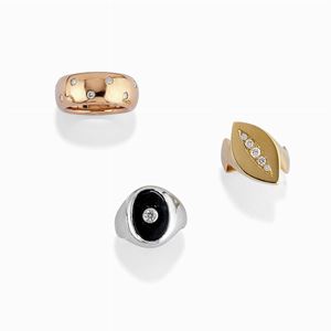 A 18K three-color gold and diamond rings