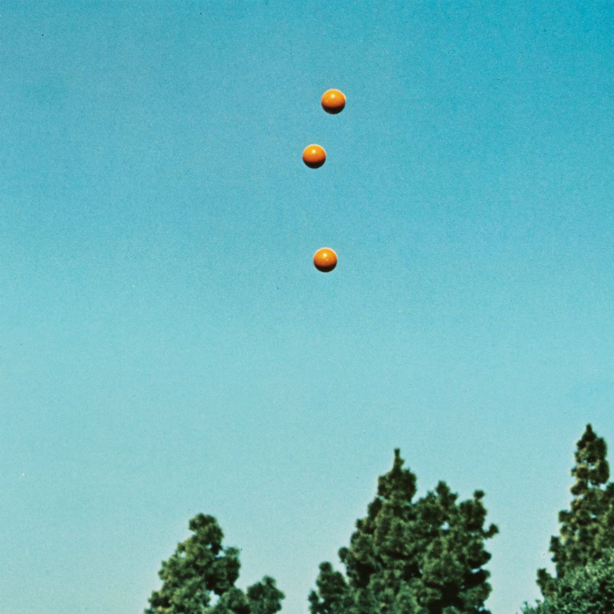 John Baldessari - Throwing Three Balls in the Air to Get a Straight Line, 1973, 12 stampe offset