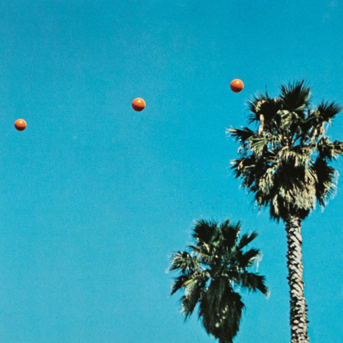 John Baldessari - Throwing Three Balls in the Air to Get a Straight Line, 1973, 12 stampe offset