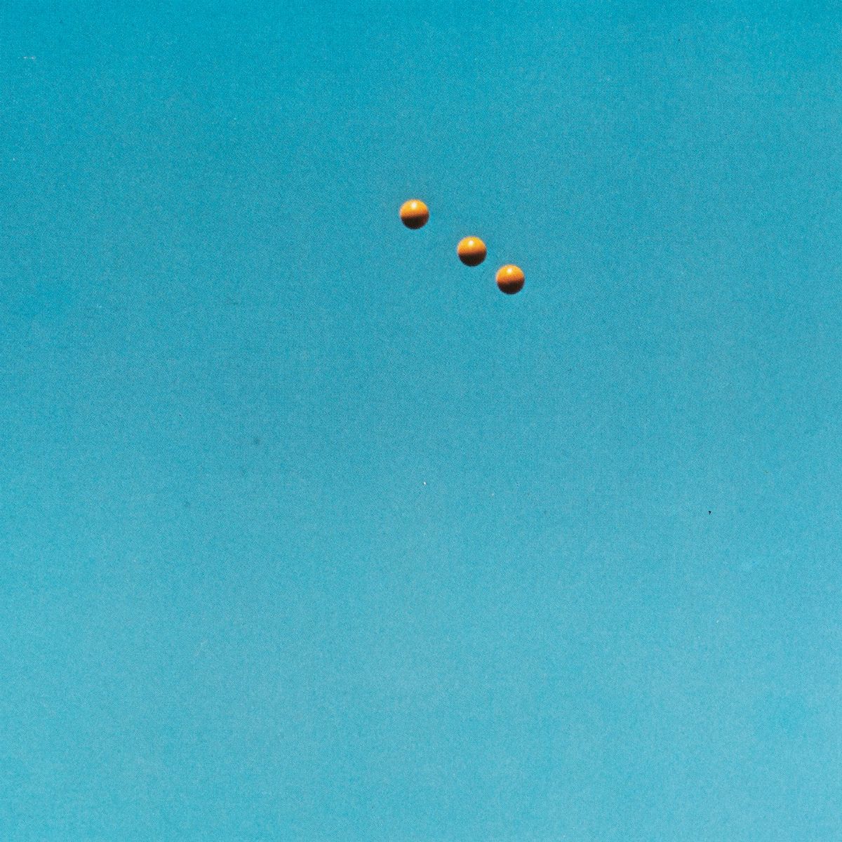 John Baldessari - Throwing Three Balls in the Air to Get a Straight Line, 1973, 12 stampe offset