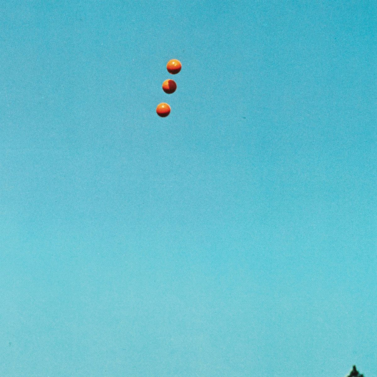John Baldessari - Throwing Three Balls in the Air to Get a Straight Line, 1973, 12 stampe offset