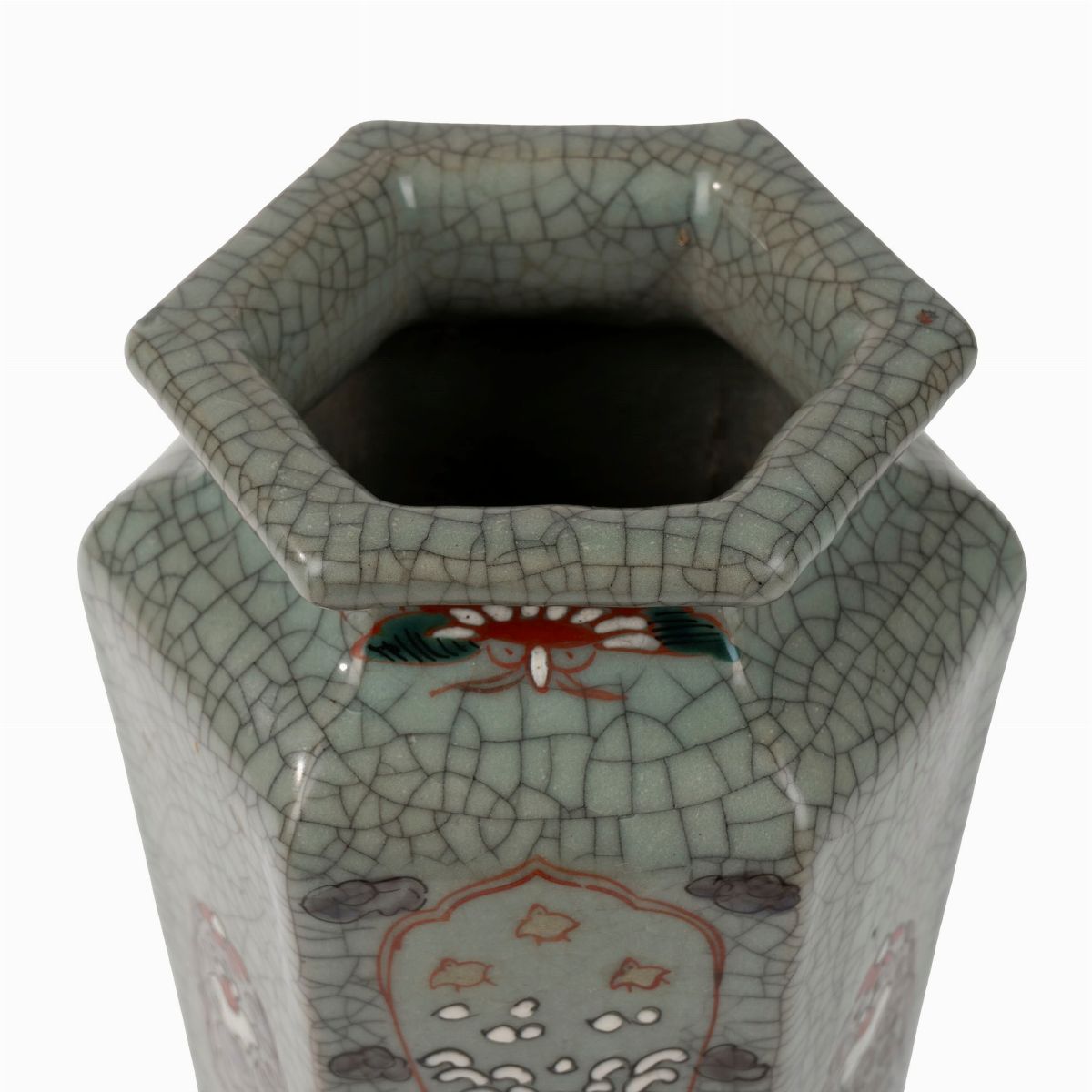 Vaso a Forma Esagonale in Ceramica, Giappone, Periodo Meiji