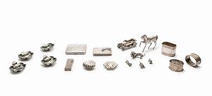 Eighteen silver objects