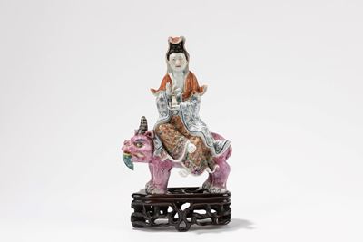 Scultura in porcellana, Famiglia Rosa - Guanyin con Vaso