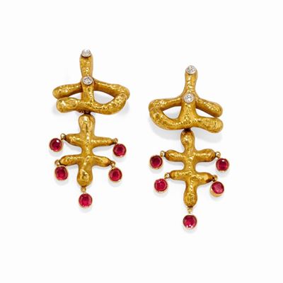 Orecchini in oro giallo 18k con rubini e diamanti