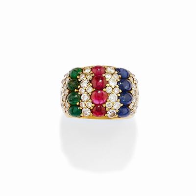 Anello in oro giallo 18k con zaffiri, rubini e smeraldi cabochon
