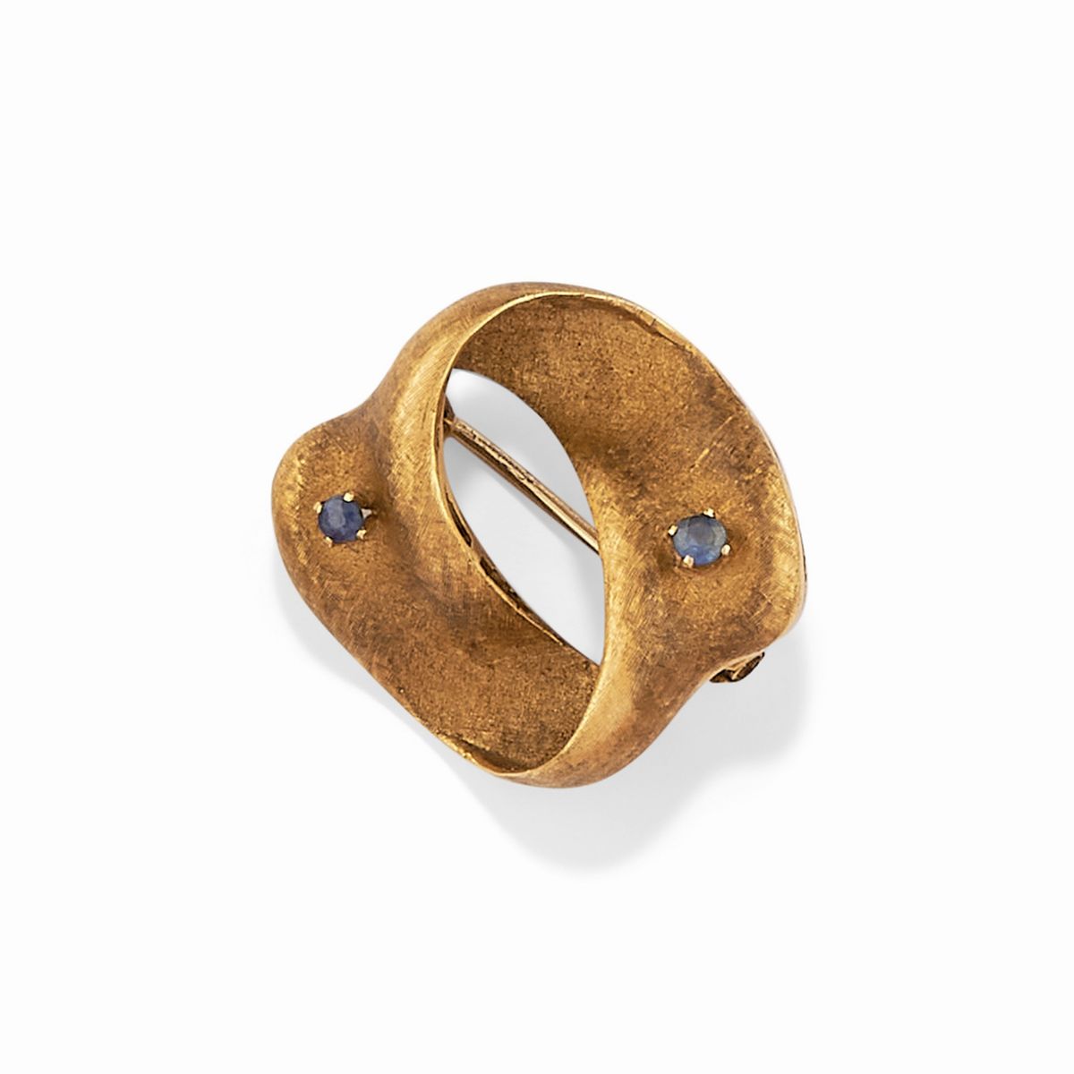 Quattro spille in oro giallo 18k con corallo, zaffiri e pietre rosse