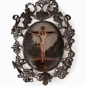 Placca in porcellana raffigurante Cristo, su montatura in metallo, secolo XIX