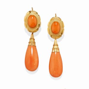 Orecchini pendenti con corallo