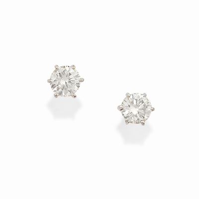 Orecchini in oro bianco 18k con diamanti taglio brillante