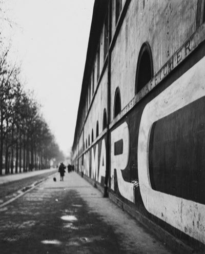 Le Mur De L'école Militaire