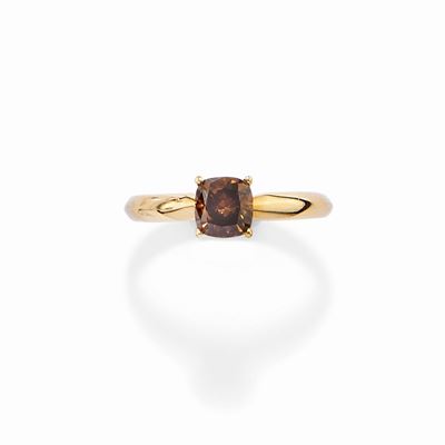 Anello con diamante fancy color, oro giallo 14k