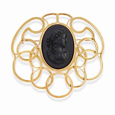 Spilla con cammeo in oro giallo 18k