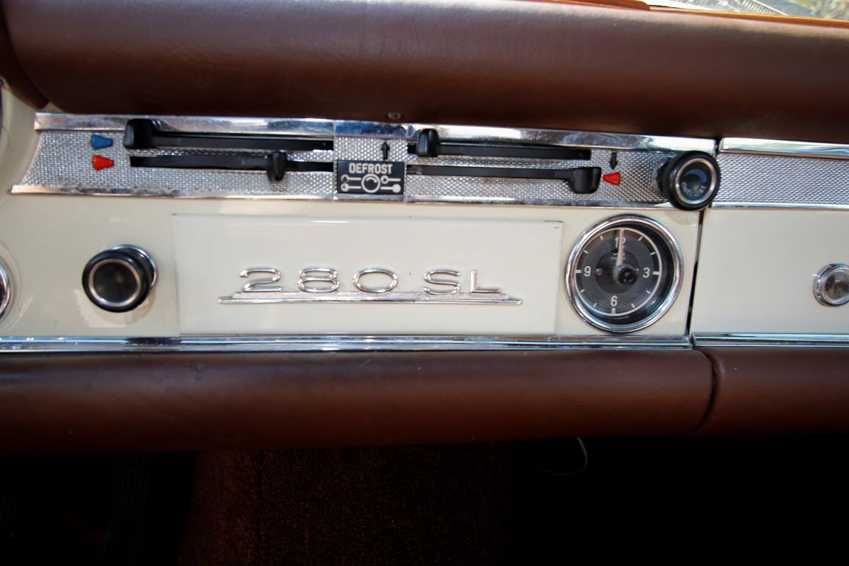 Mercedes-Benz 280 SL (Mercedes-Benz)