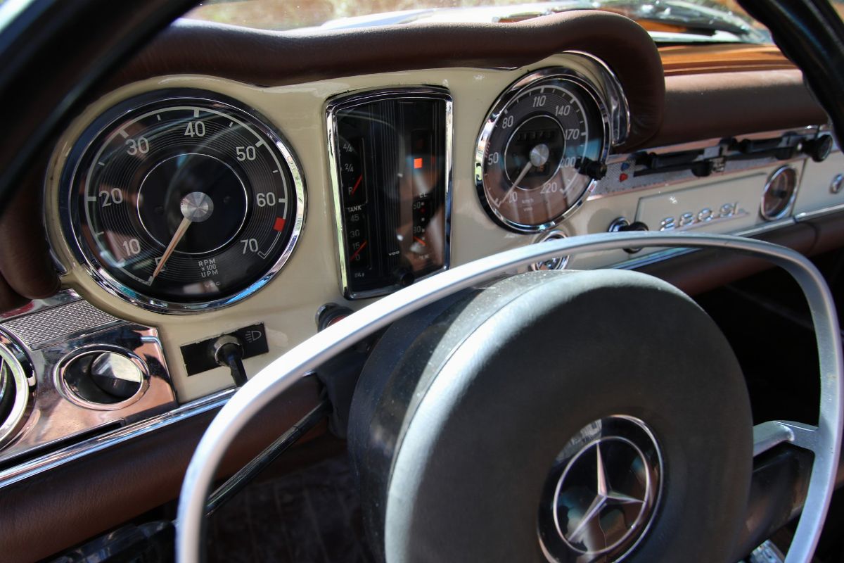 Mercedes-Benz 280 SL (Mercedes-Benz)