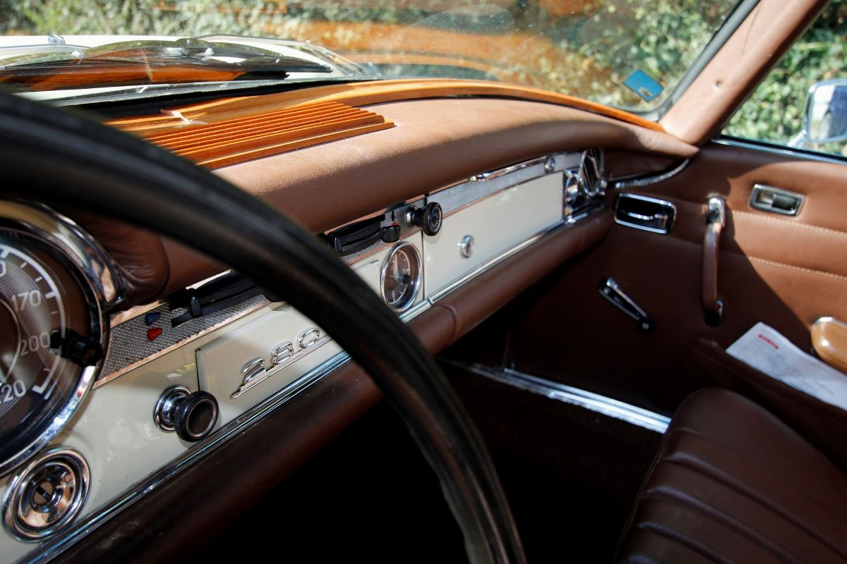 Mercedes-Benz 280 SL (Mercedes-Benz)