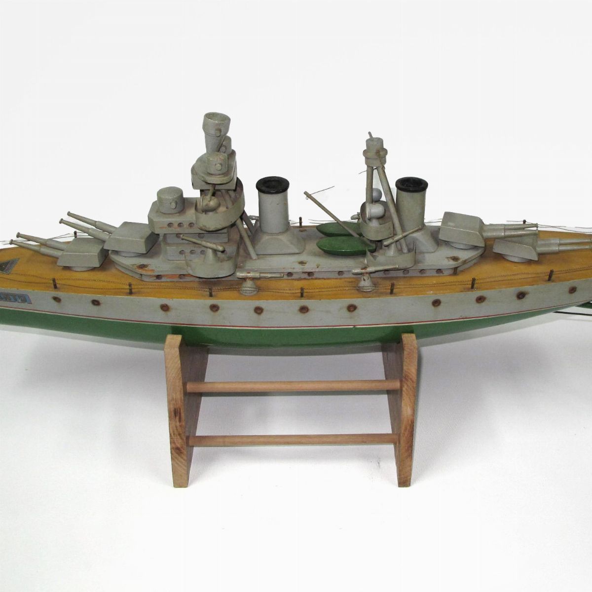 Ventura - Cacciatorpediniere Trento, modello in legno con carica a molla, 1938