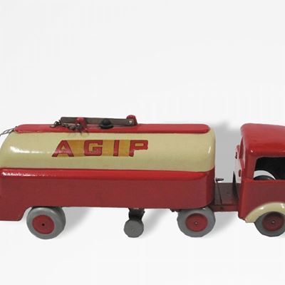 Giocattolo d'epoca, Camion cisterna Agip in bachelite e legno