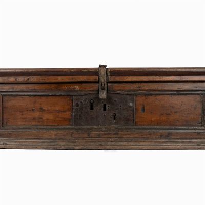Elemosiniere in Legno di Noce con Serramenti in Ferro, Secolo XVII