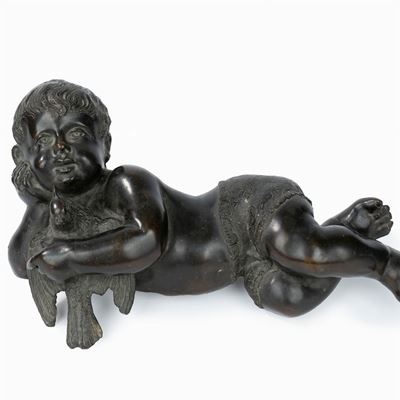 Scultura in Bronzo Raffigurante Putto Sdraiato con Colomba, Secolo XIX