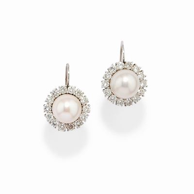 Orecchini in oro bianco 18k con perle e diamanti