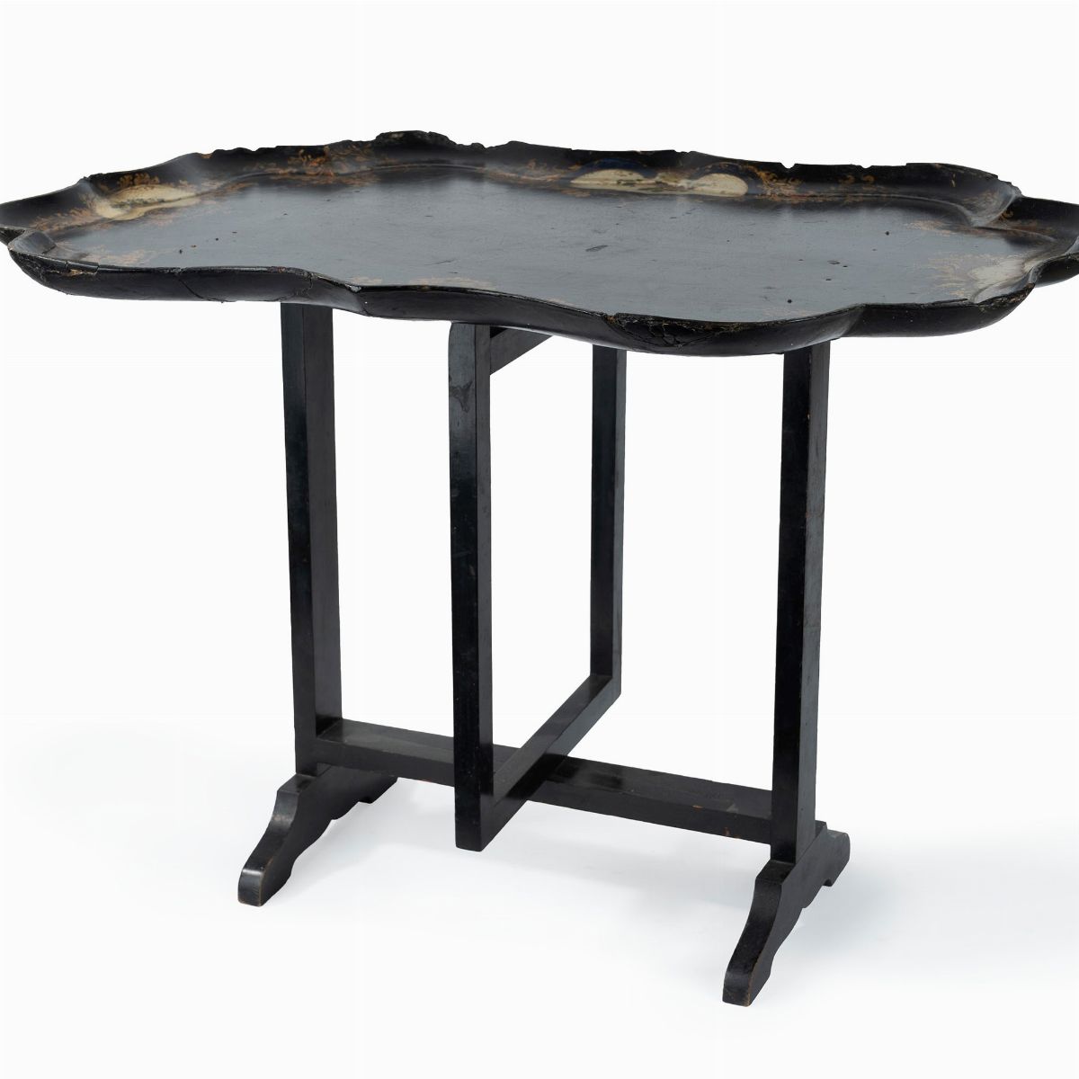 Tavolino-vassoio in Papier Machè Laccato Nero Decorato con Motivi Floreali in Oro, Secolo XIX