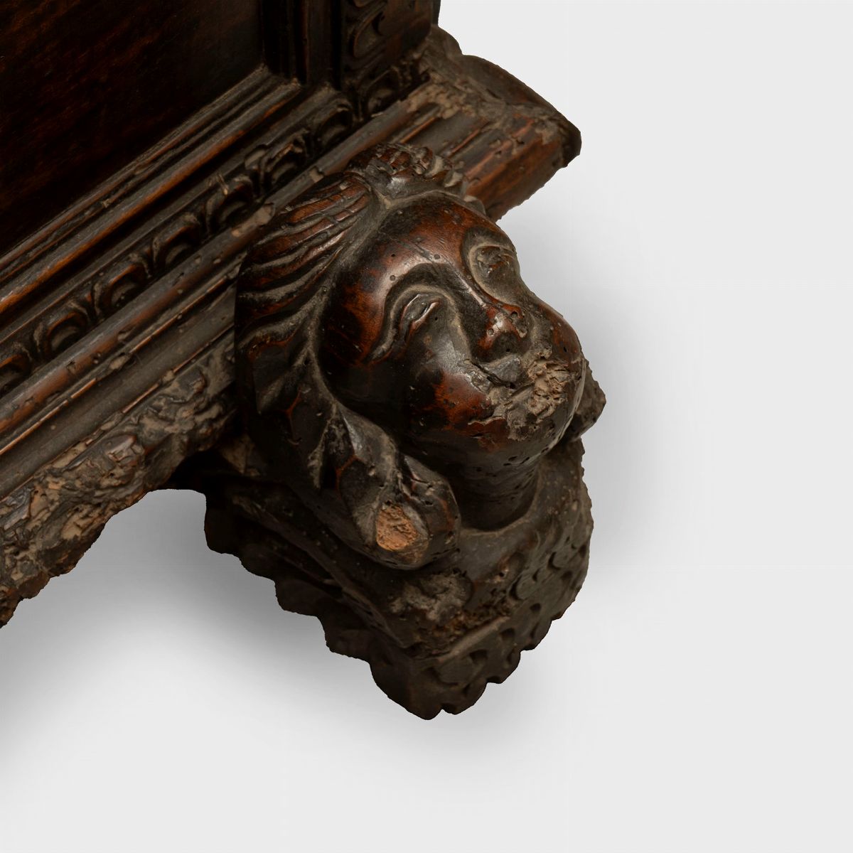 Cassapanca in Legno di Noce, Secoli XVI-XVII