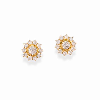 Orecchini in oro giallo 18k decorati con diamanti taglio brillante e vecchio