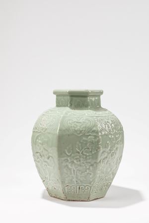 A PORCELAIN CELADON VASE